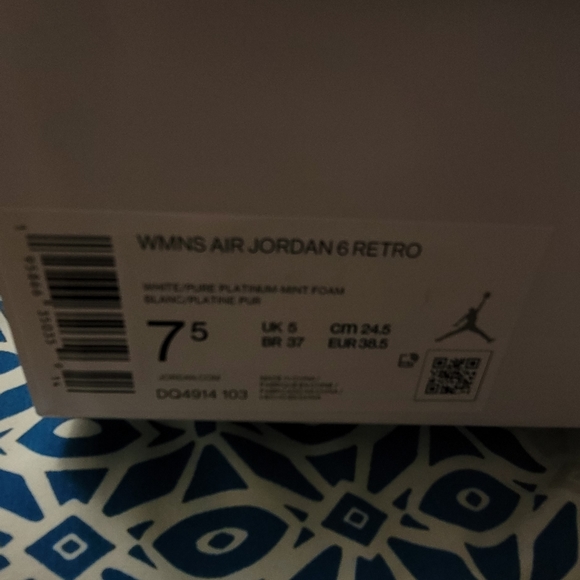 Women's Air jordan 6 retro - Picture 6 of 7